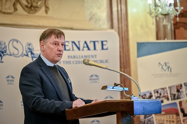 senat1