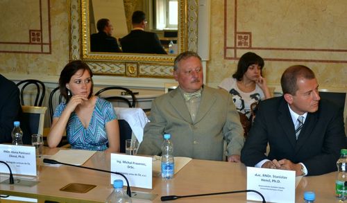 Zahájení projektů programu ERC CZ ve Velkém zrcadlovém sále MŠMT.