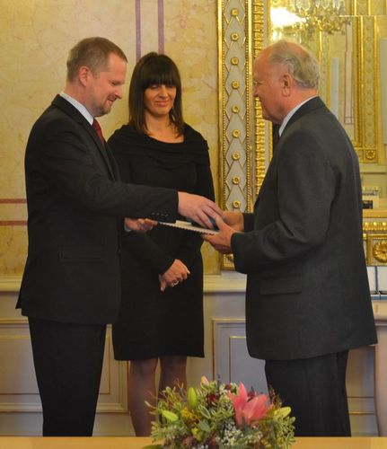Medaili MŠMT I. stupně obdržel PhDr. Miloslav Frömer.