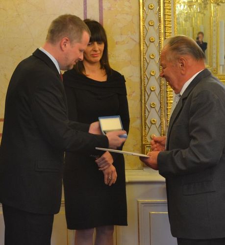 Medaili MŠMT I. stupně obdržel Mgr. Josef Sankot