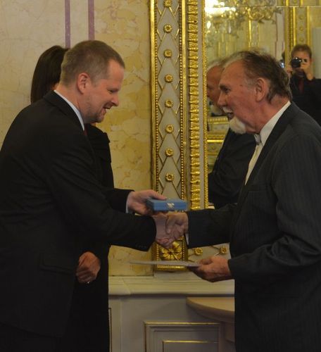 Medaili MŠMT I. stupně obdržel PhDr. František Zimáček
